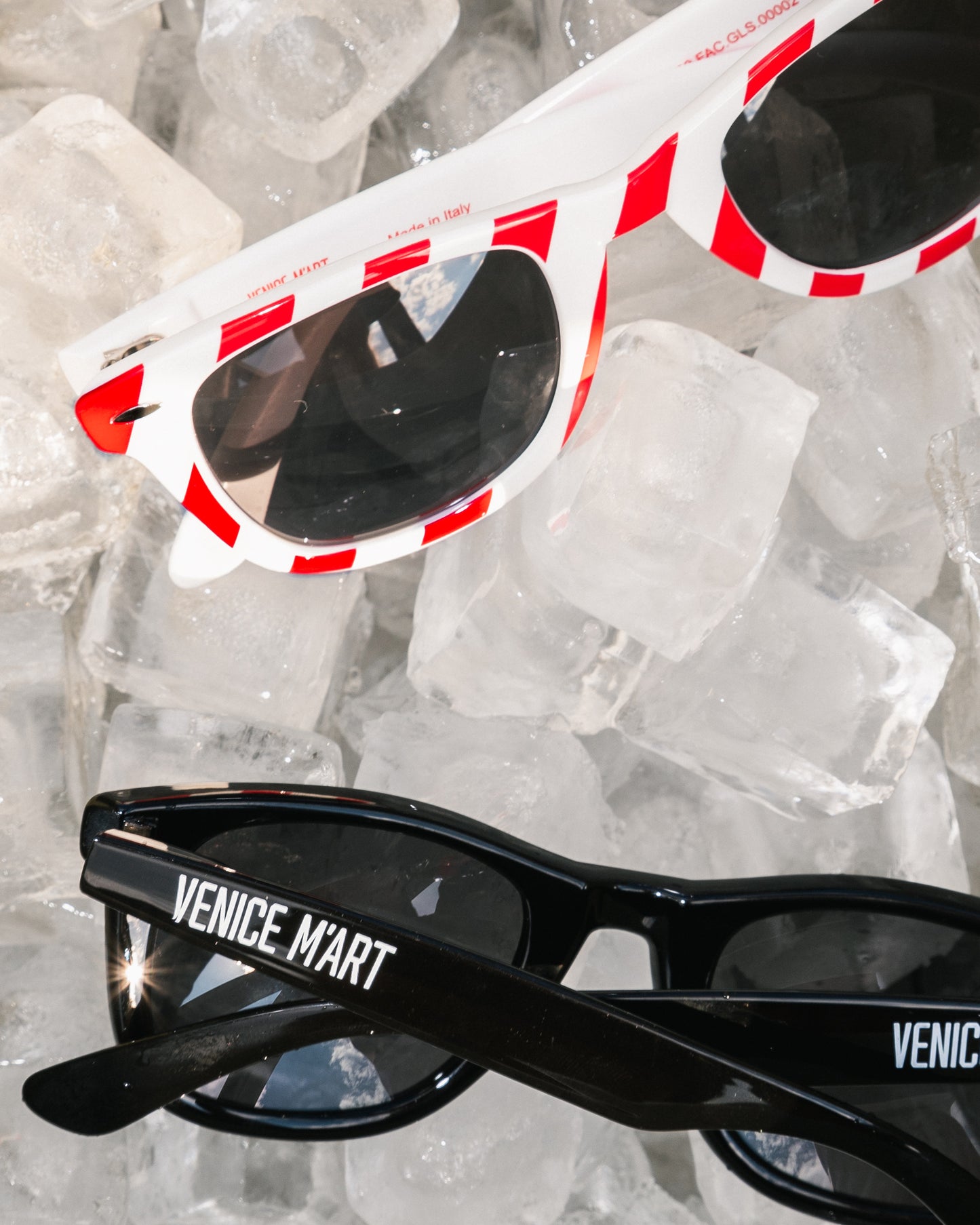 BLACK SUNGLASSES