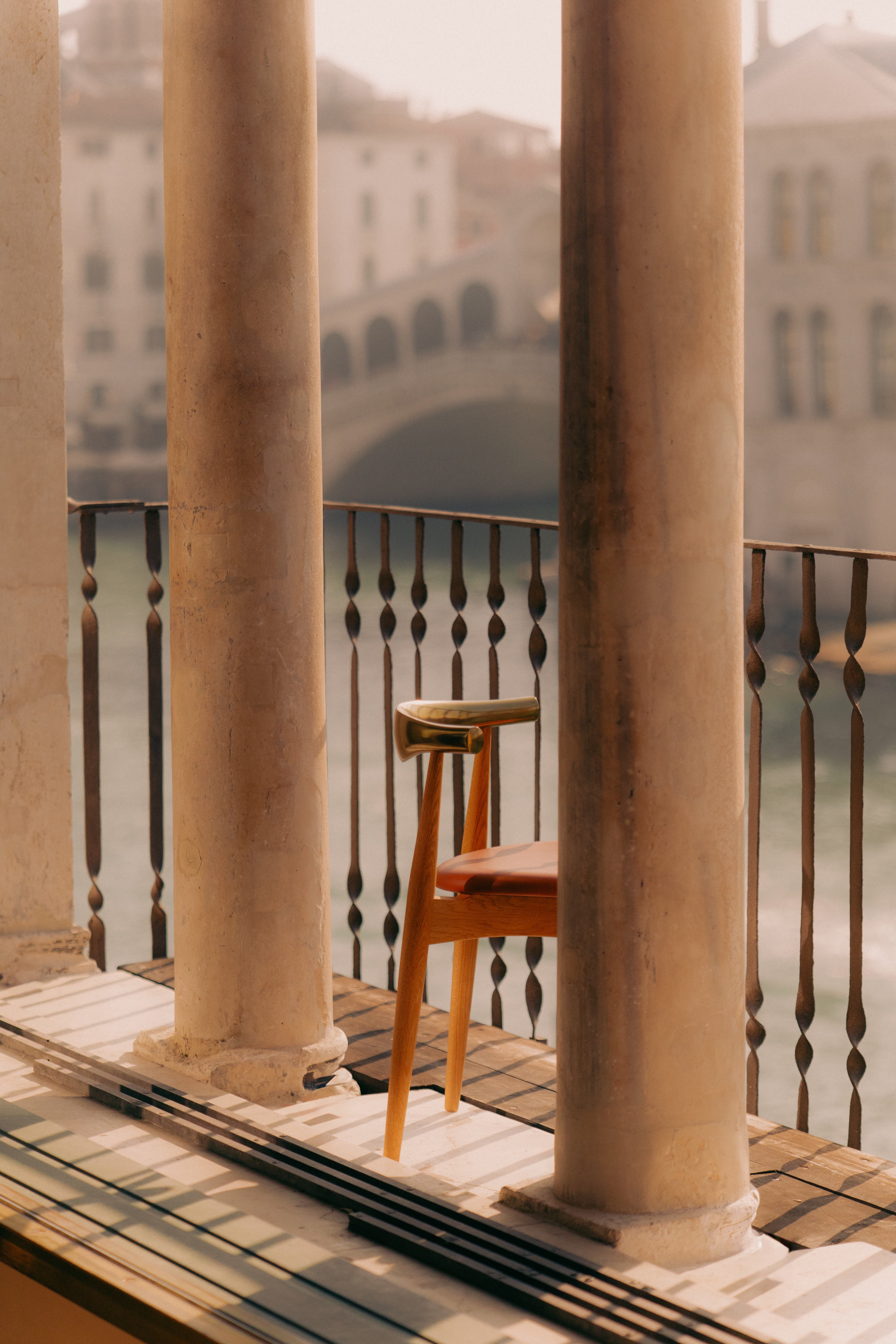 Carl Hansen Elbow Chair CH20 – Venice M'Art